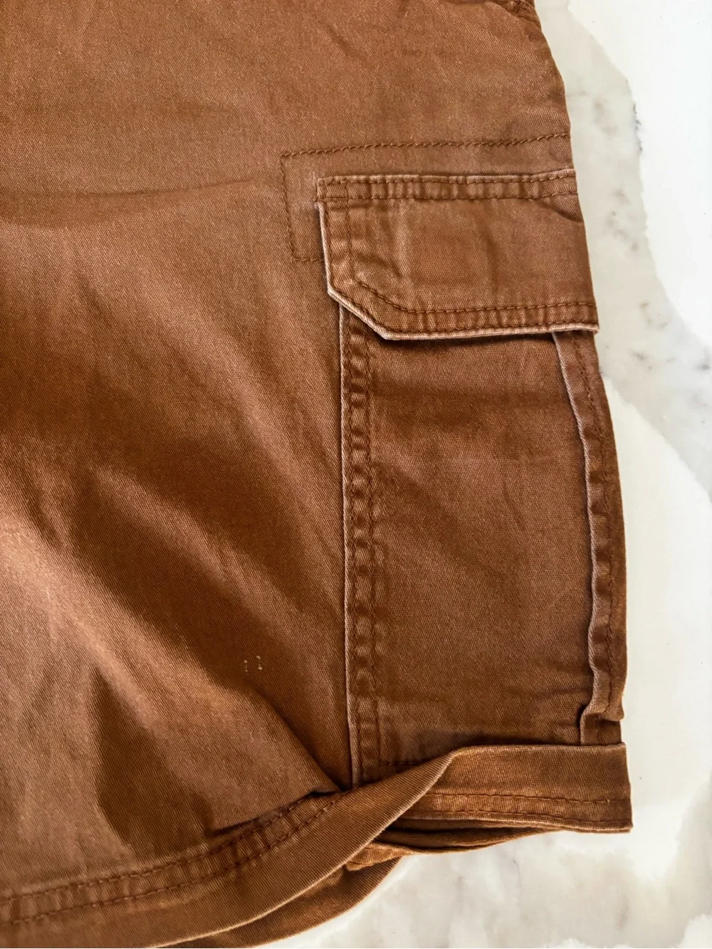 Men's above knee Cargo Shorts in Brown size 36